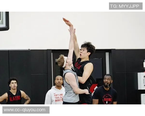 解说:里夫斯的大合同稳如泰山杨瀚森需加速融入NBA节奏 解说:里夫斯的大合同稳如泰山杨瀚森需加速融入NBA节奏